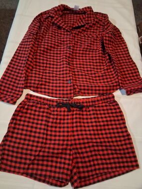 Red and Black Buffalo Plaid Pajama Set - Button-Front Top and Shorts Sz Lg